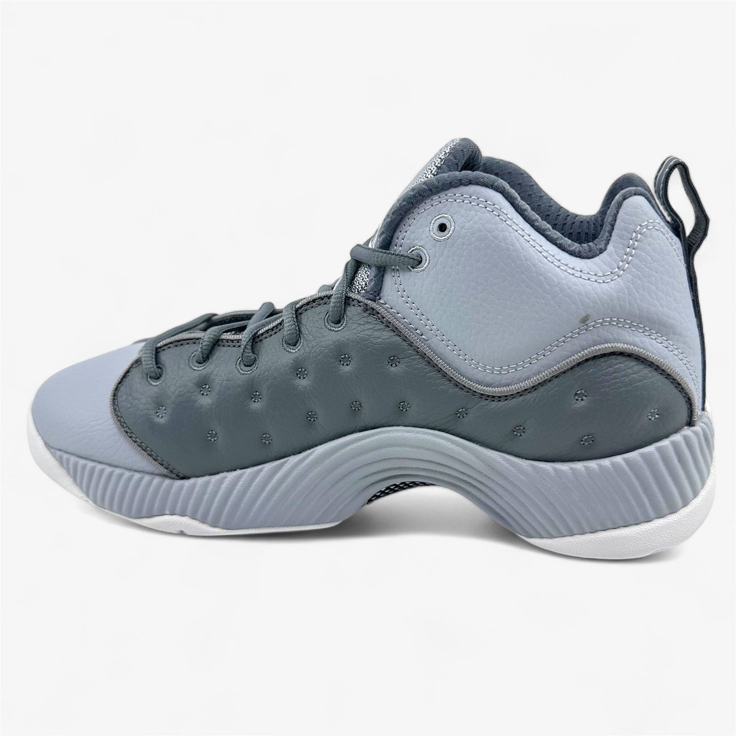 Jordan Jumpman Team 2 Cool Grey White Wolf Grey Mens Athletic Sneaker