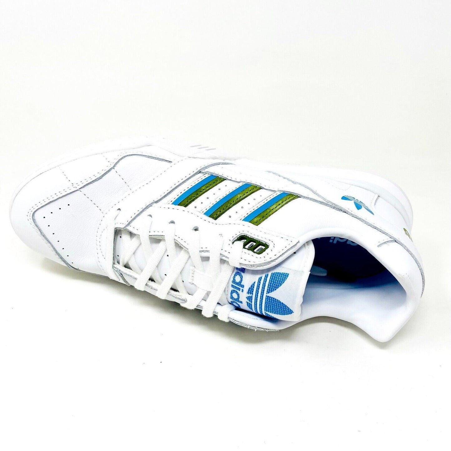 Adidas A.R. Trainer White Blue Green Womens Size 9.5 Tennis Sneakers EE5409