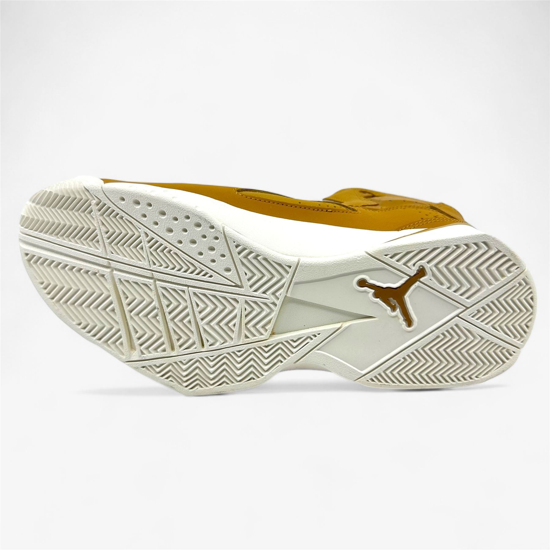 Jordan True Flight Golden Harvest Mens Athletic Sneaker