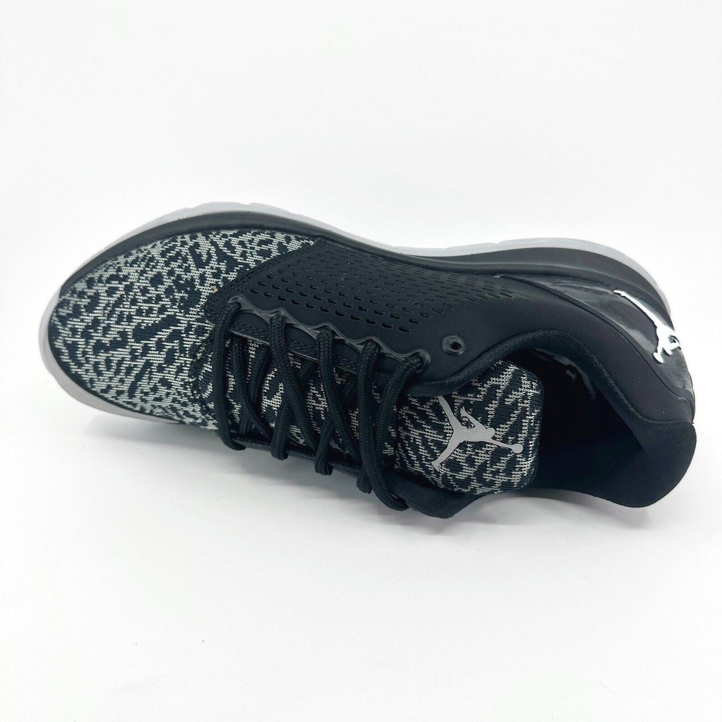 Jordan Trainer ST Black White Wolf Grey Elephant Print Mens Sneakers 820253 010