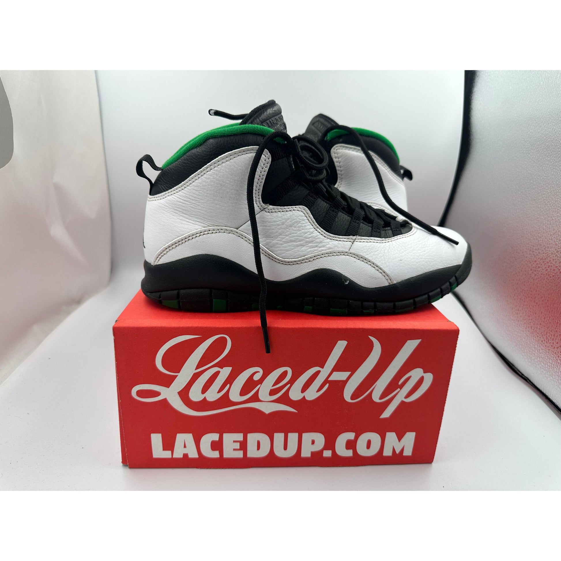 PRE OWNED Jordan 10 Retro Seattle NO BOX