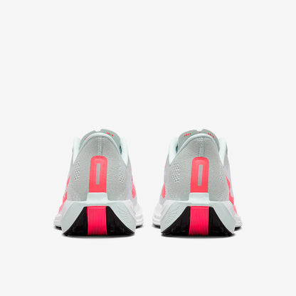 Nike Womens Pegasus Plus