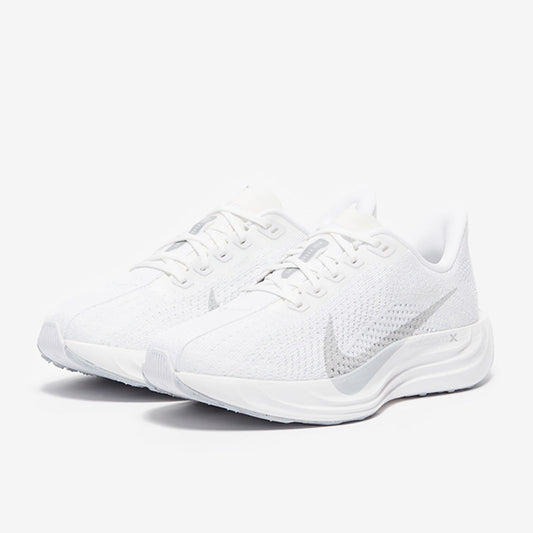 Nike Womens Pegasus Plus