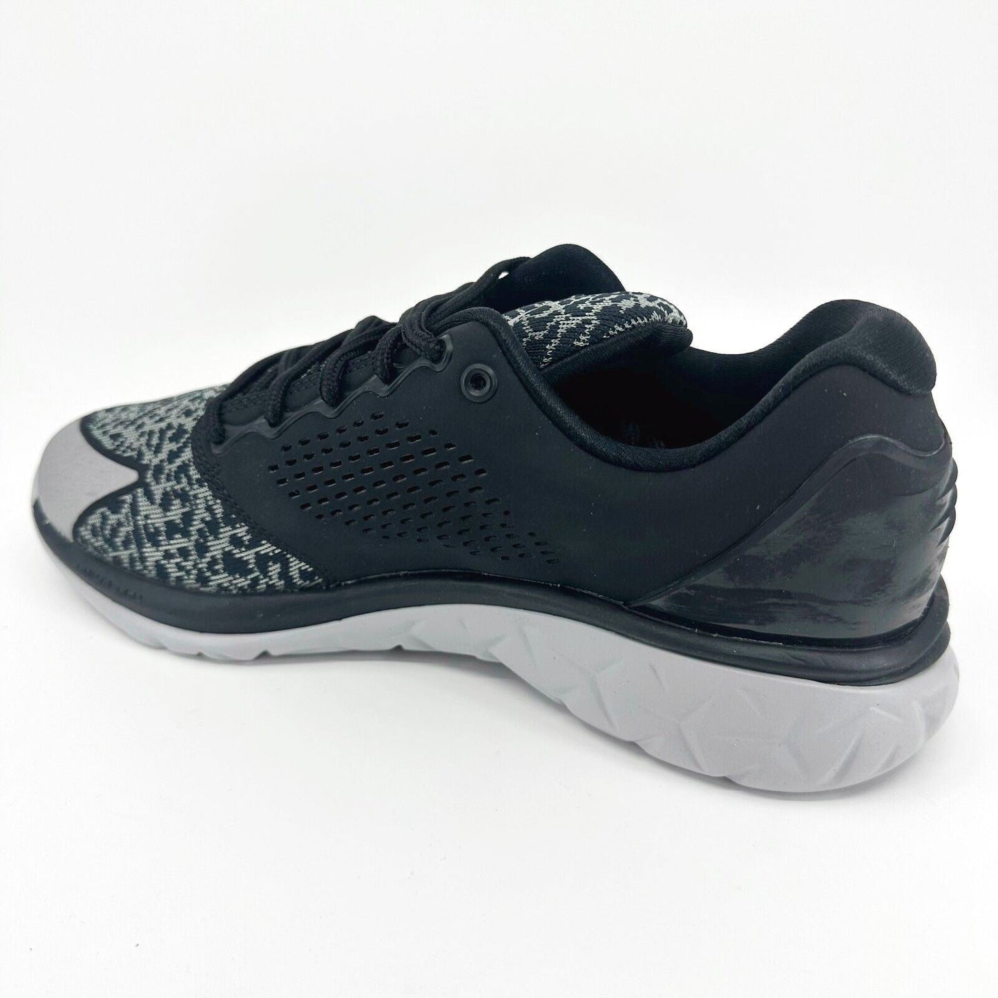 Jordan Trainer ST Black White Wolf Grey Elephant Print Mens Sneakers 820253 010