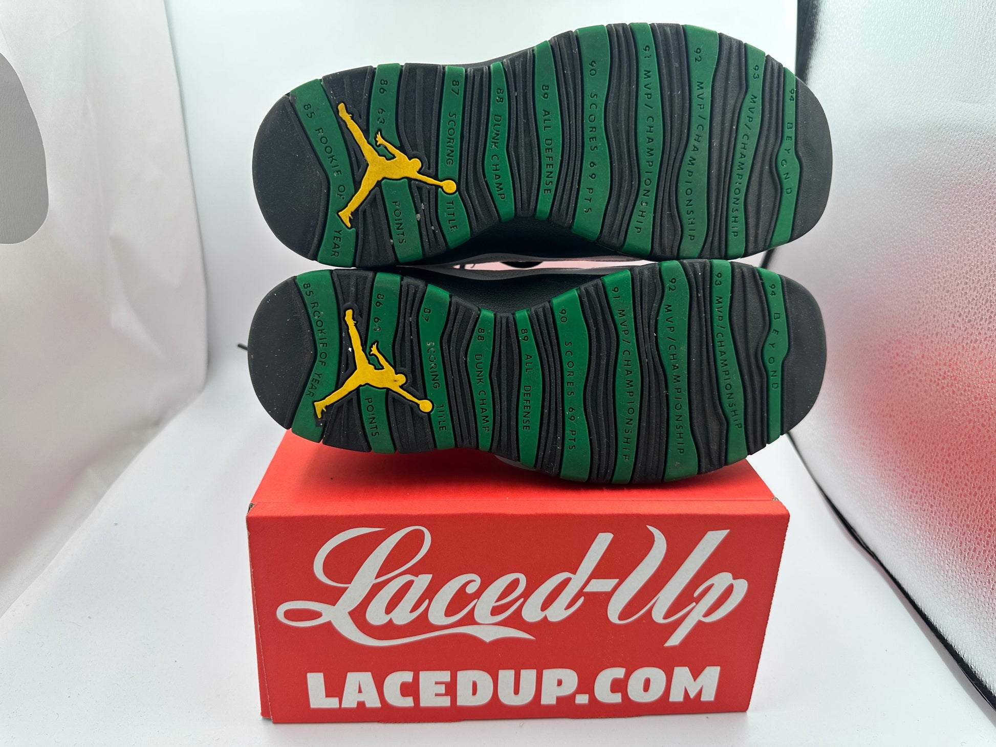 PRE OWNED Jordan 10 Retro Seattle NO BOX