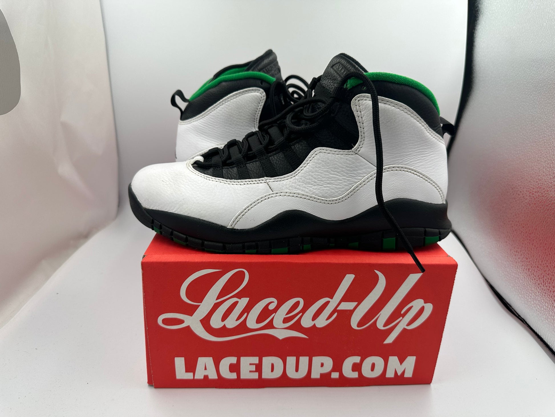 PRE OWNED Jordan 10 Retro Seattle NO BOX
