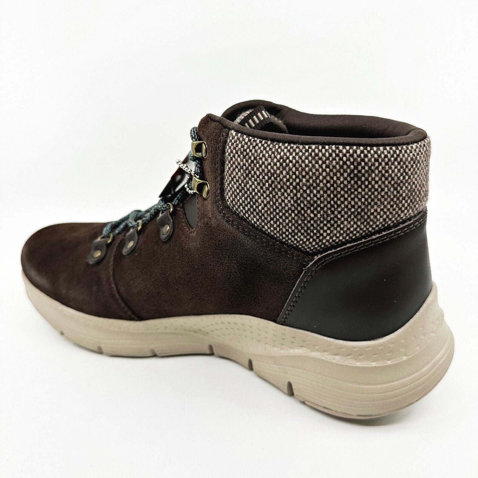 Skechers Arch Fit Extraordinary Chocolate Womens Size 10 Hiker Sneakers