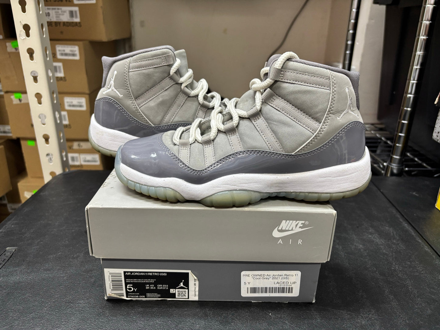 PRE OWNED Air Jordan Retro 11 "Cool Grey" 2021 (GS)