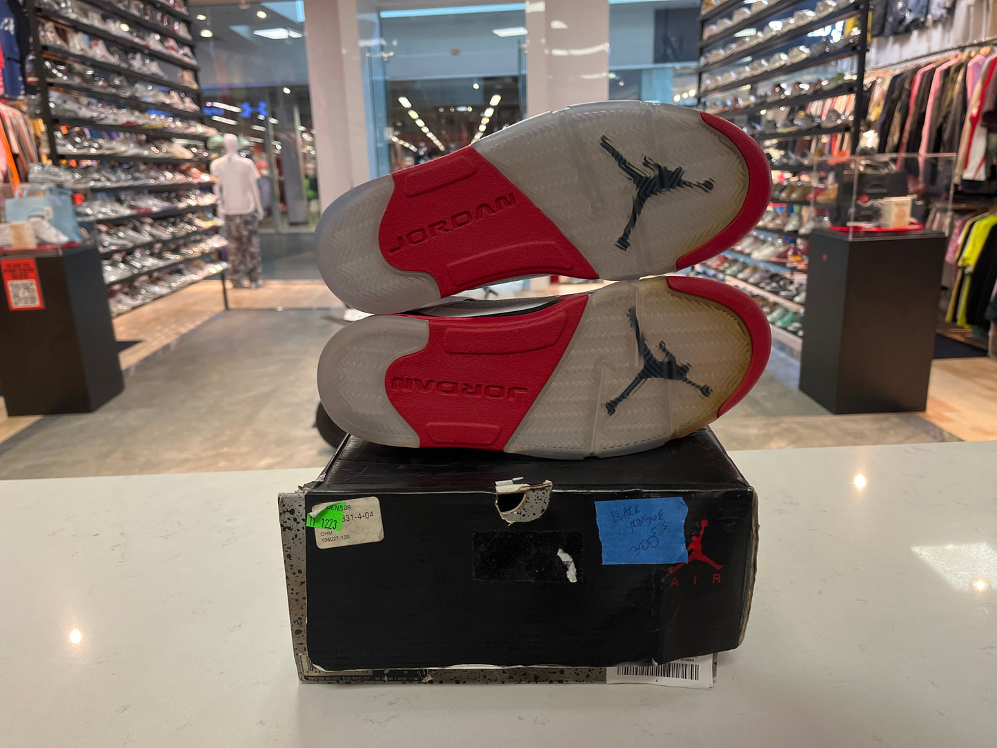 Nike Air Jordan Retro 5 "Fire Red Black Tongue" Conditional