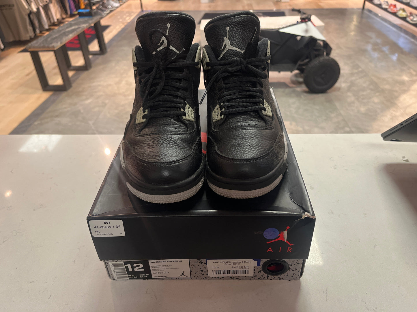 PRE OWNED Jordan 4 Retro Oreo (2015)