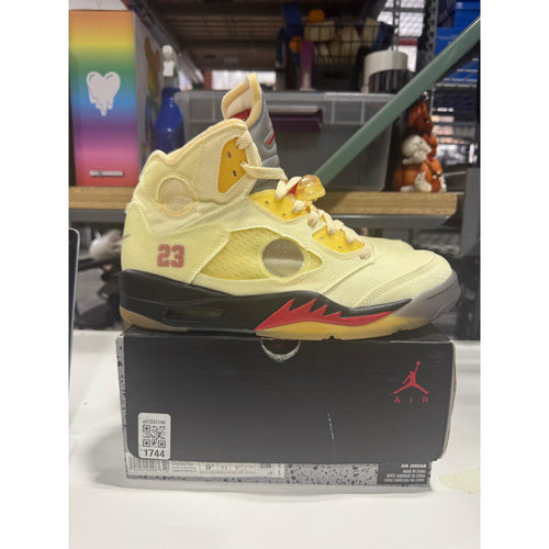 PRE OWNED VNDS Jordan 5 Retro Off-White Sail