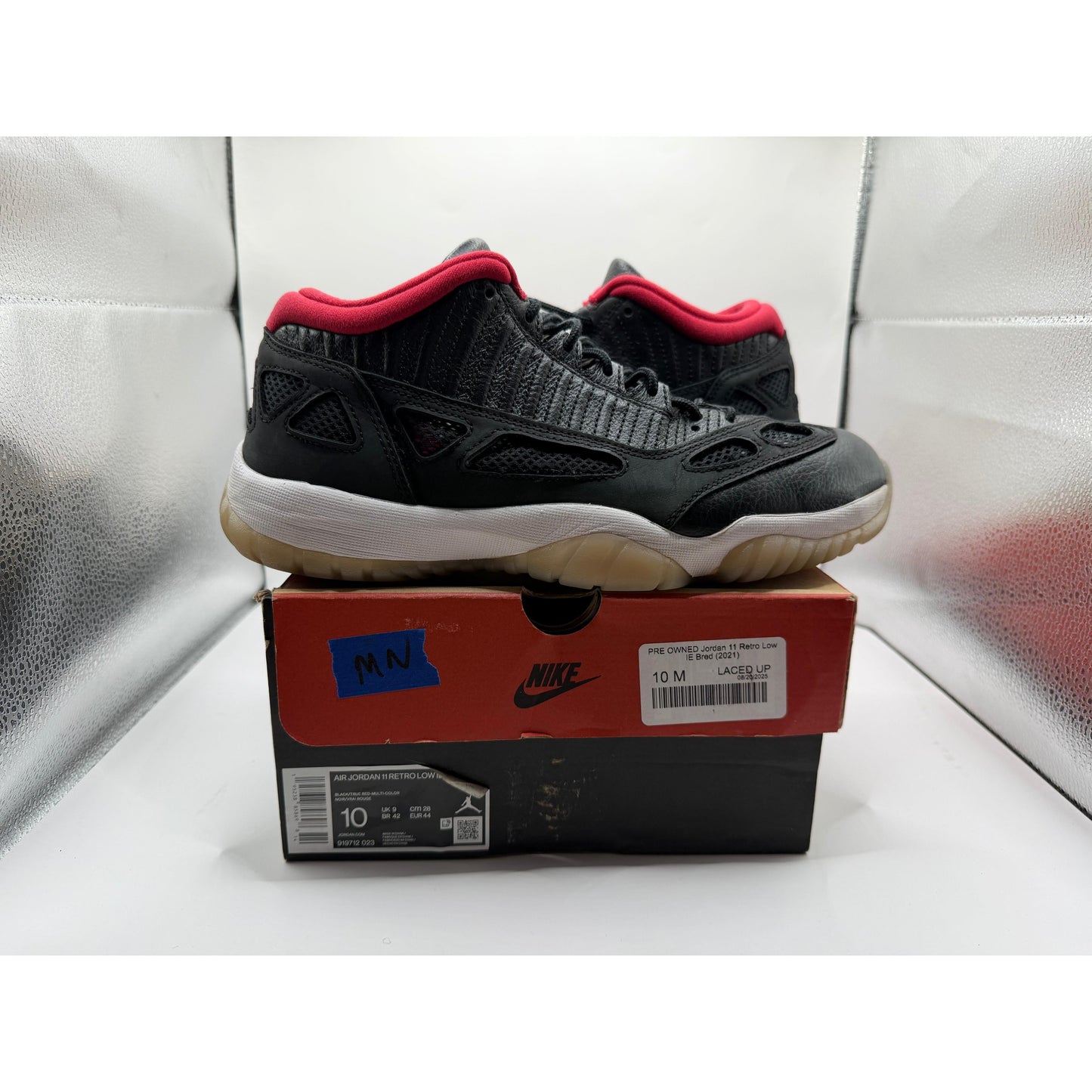 PRE OWNED Jordan 11 Retro Low IE Bred (2021)