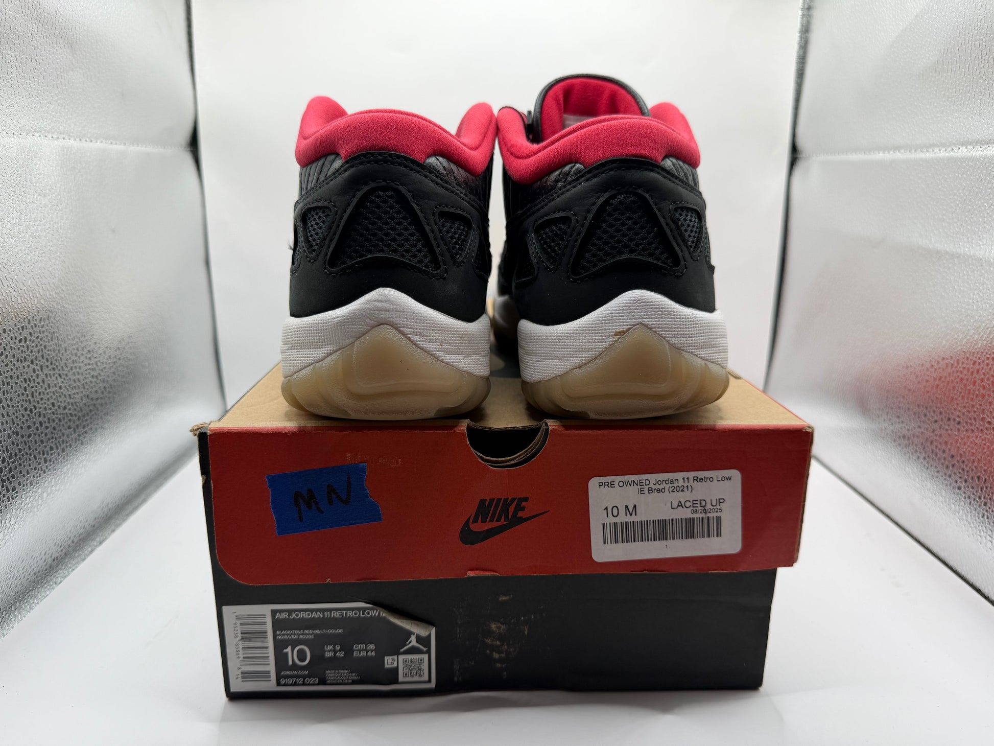 PRE OWNED Jordan 11 Retro Low IE Bred (2021)