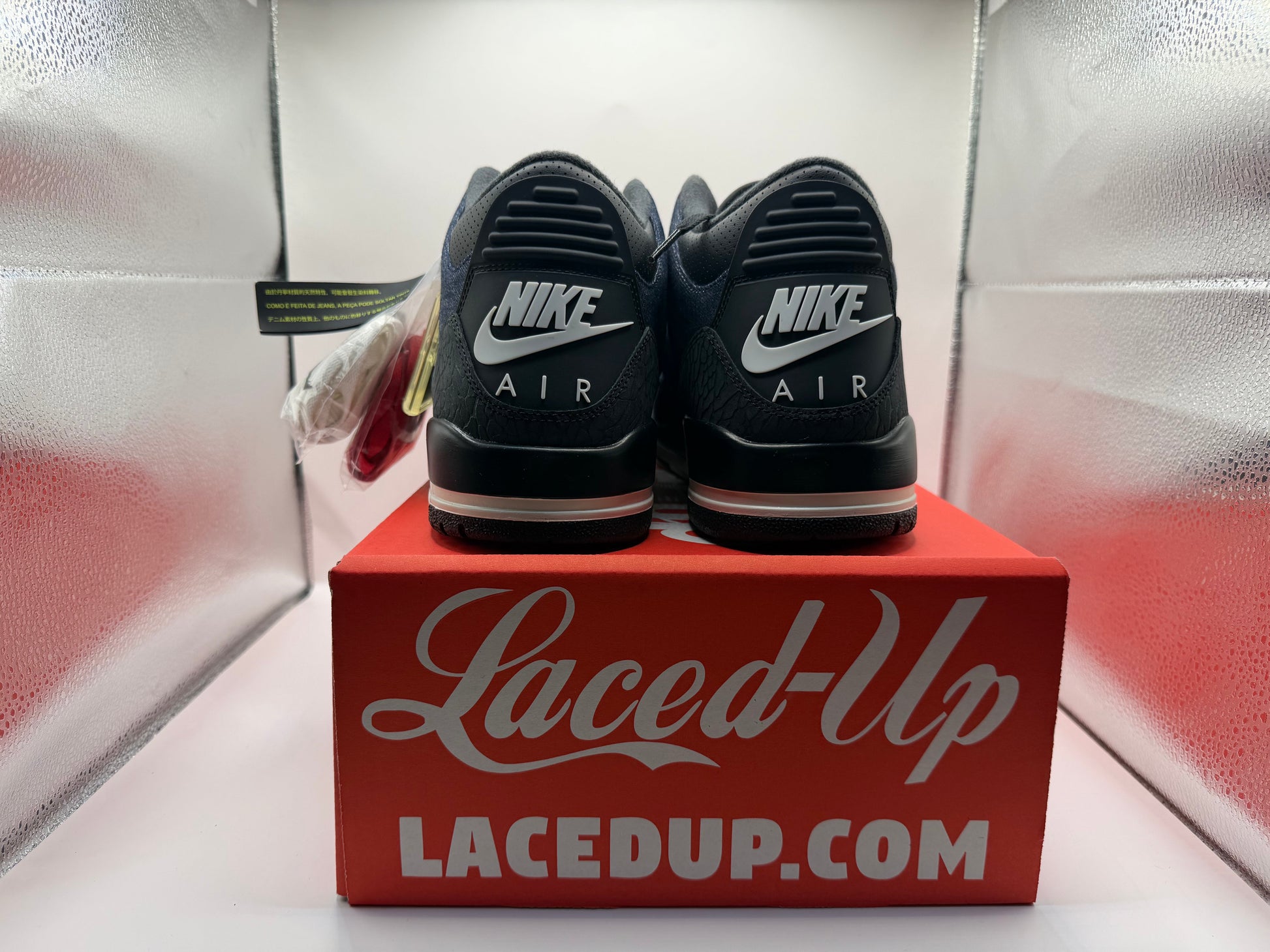 PRE OWNED Jordan 3 Retro Levi’s Indigo NO BOX
