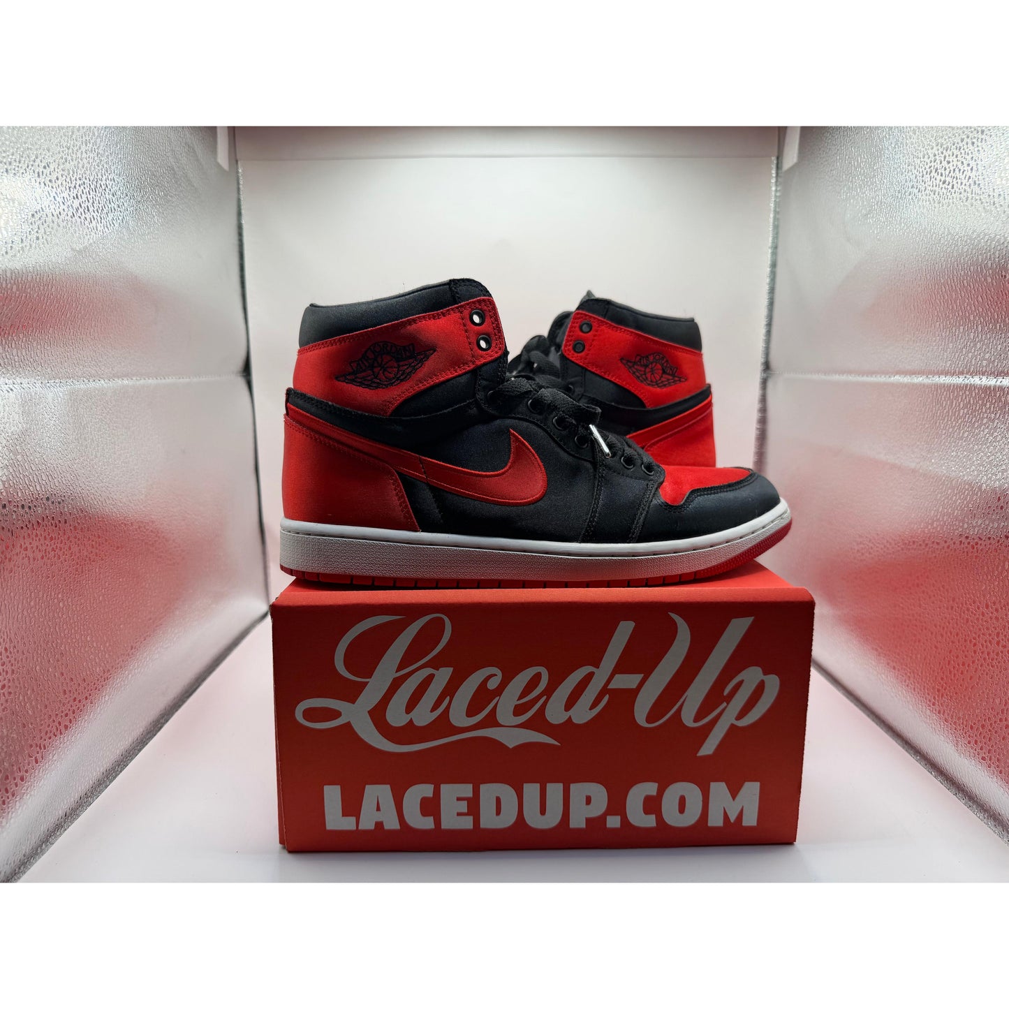 PRE OWNED Jordan 1 Retro High OG Satin Bred (Women's) NO BOX