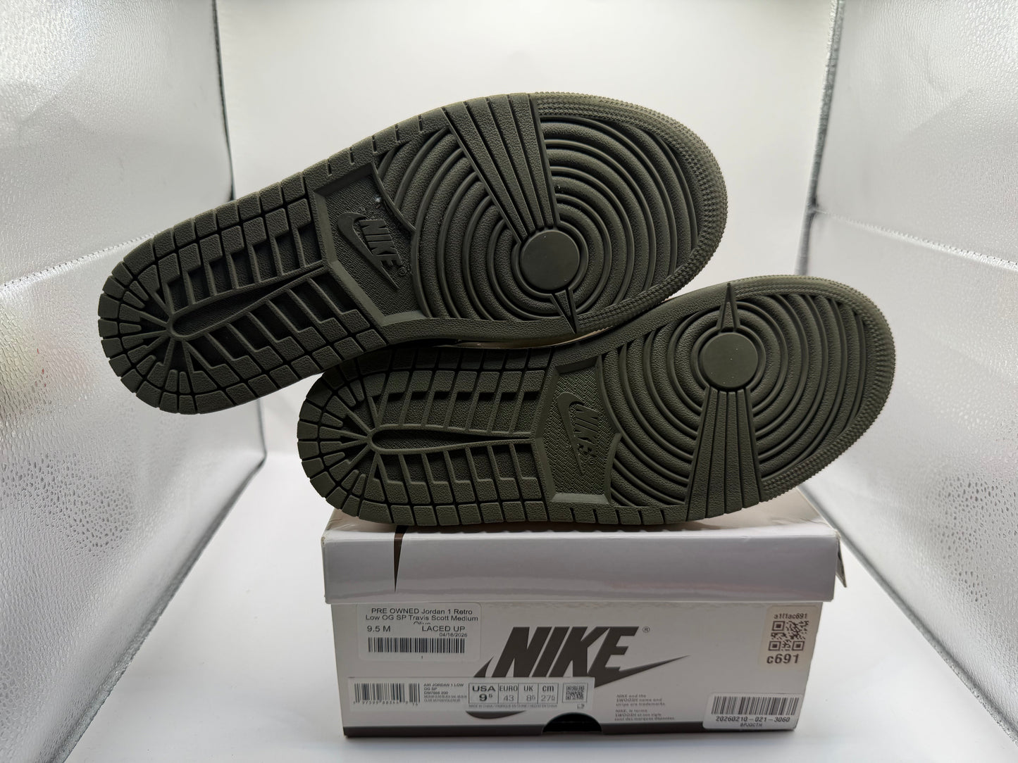 PRE OWNED Jordan 1 Retro Low OG SP Travis Scott Medium Olive