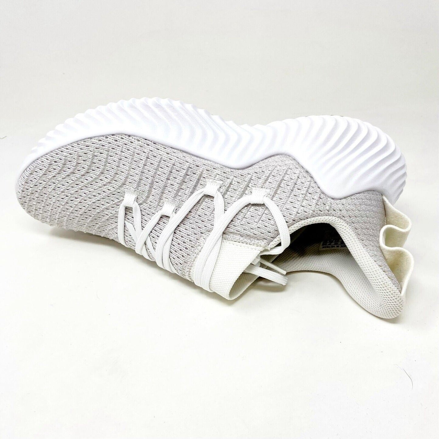Adidas AlphaBounce Trainer Cloud White Ash Pearl Womens Size 9.5 Sneakers B75780