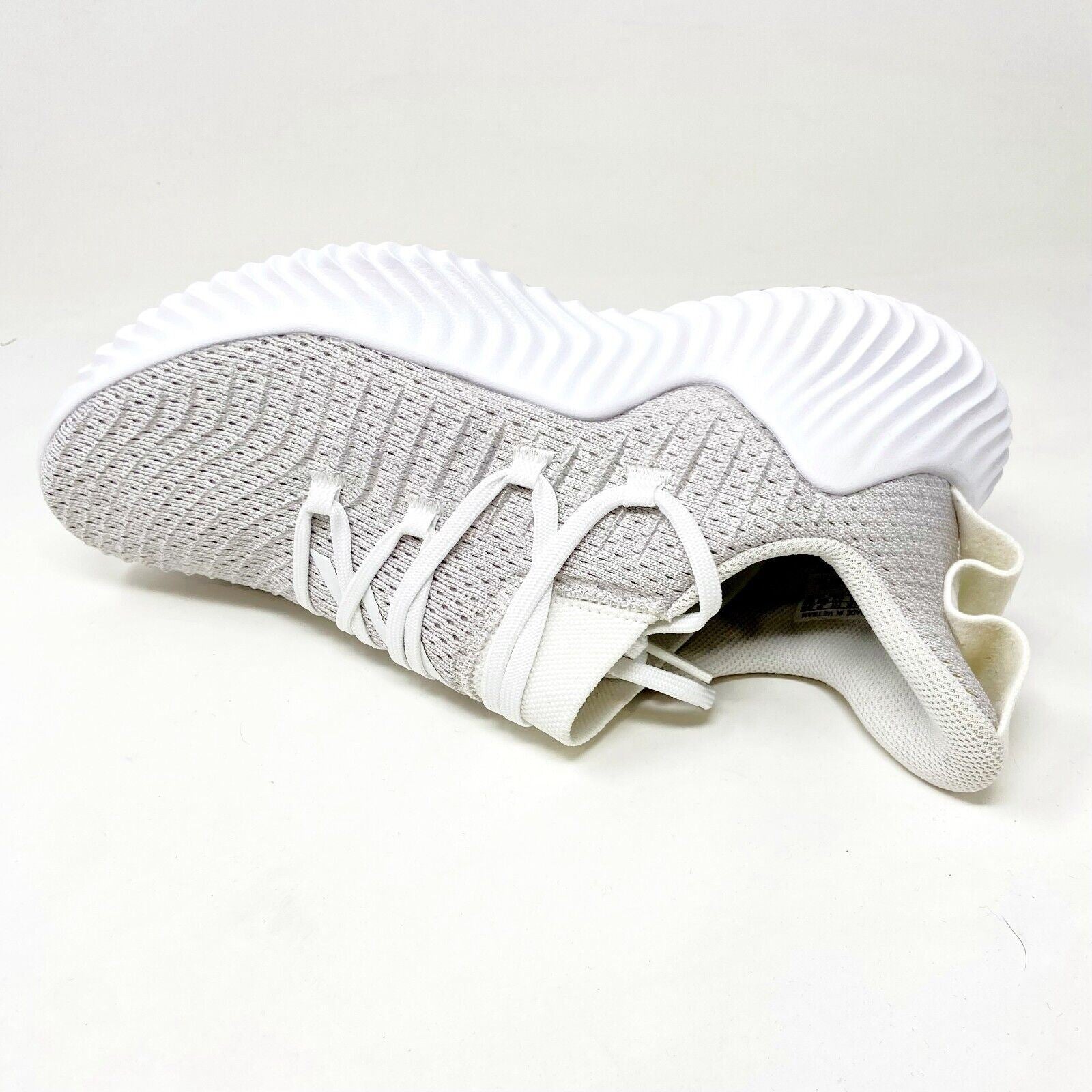 Adidas AlphaBounce Trainer Cloud White Ash Pearl Womens Size 9.5 Sneakers B75780