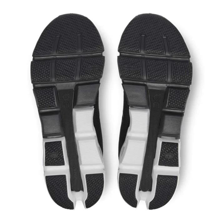 Women's Wide Fit On Cloudflyer 4 Walking Trainers